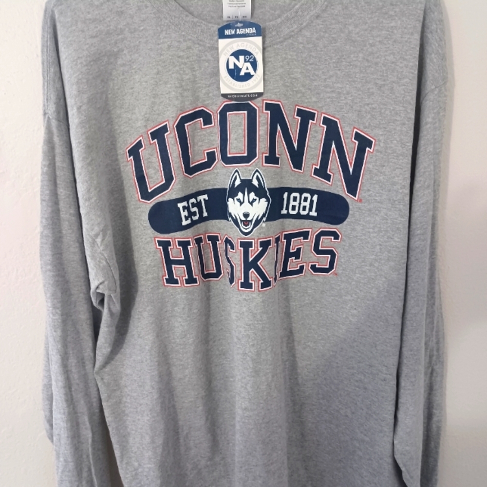 Uconn Huskies sweatshirt long sleeve
